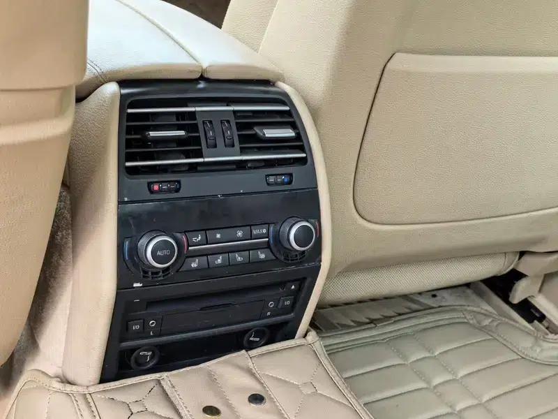 BMW 7 Series 2009 740Li Luxury — миниатюра 7