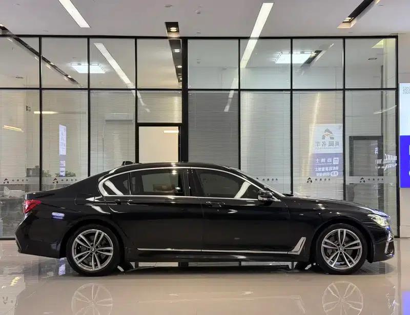 2018 BMW 7 Series 730Li Luxury M Sport Package — миниатюра 7