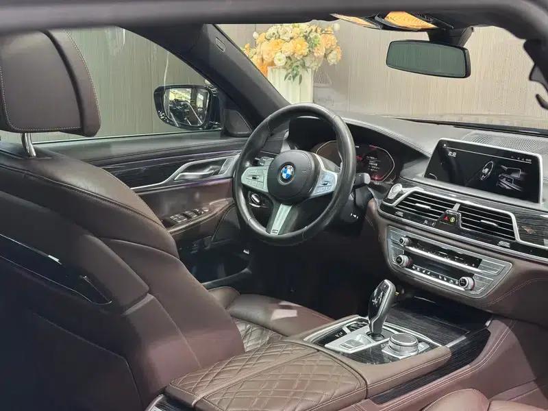 2021 BMW 7 Series 740Li Leading Edition M Sport Package — миниатюра 18