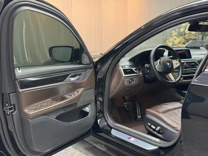 2021 BMW 7 Series 740Li Leading Edition M Sport Package — миниатюра 23