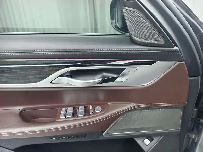 2021 BMW 7 Series 730Li M Sport Package — миниатюра 7