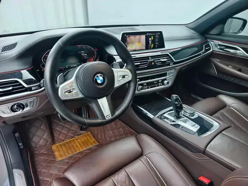 2021 BMW 7 Series 730Li M Sport Package — миниатюра 10