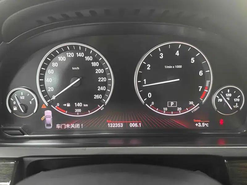 BMW 7 Series 2009 750Li Leading Edition — миниатюра 10
