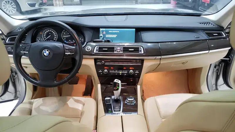 BMW 7 Series 2009 740Li Leading Edition — миниатюра 10