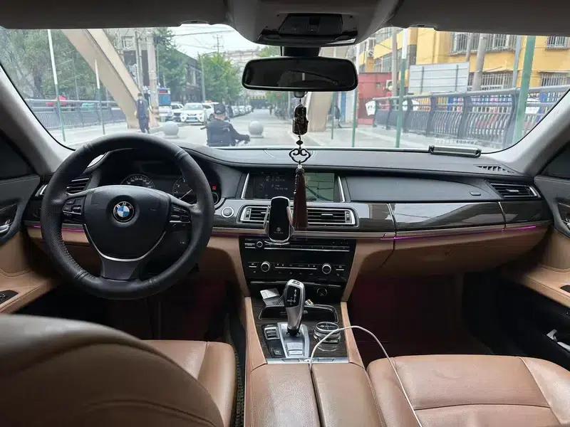 BMW 7 Series 2013 730Li Leading Edition — миниатюра 7