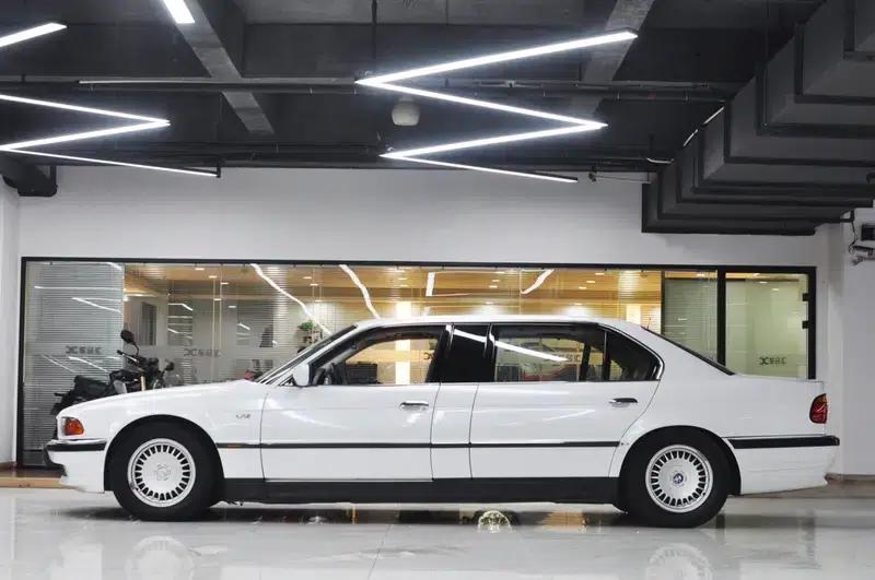 1998 BMW 7 Series 5.4L Automatic AWD 4-Seater Parallel Import — миниатюра 3