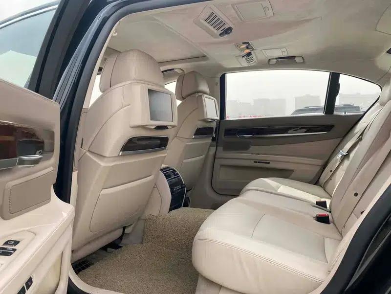 2011 BMW 7 Series 760Li Steinway Limited Edition — миниатюра 9