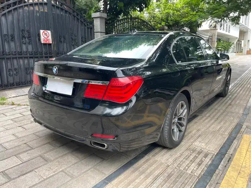 2011 BMW 7 Series 730Li Elegant Edition — миниатюра 6
