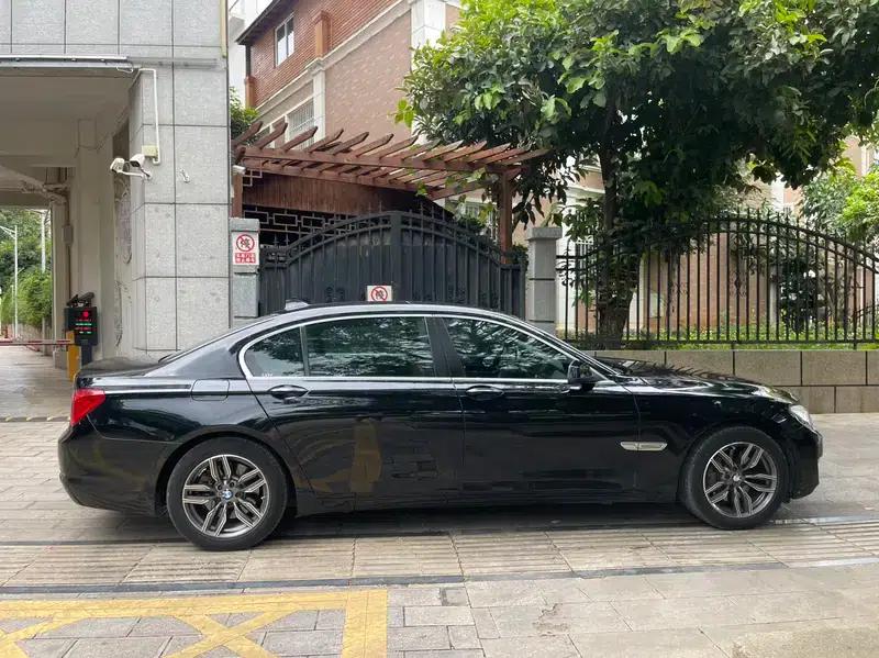 2011 BMW 7 Series 730Li Elegant Edition — миниатюра 7