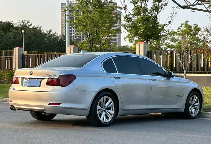 BMW 7 Series 2009 730Li Luxury — миниатюра 7