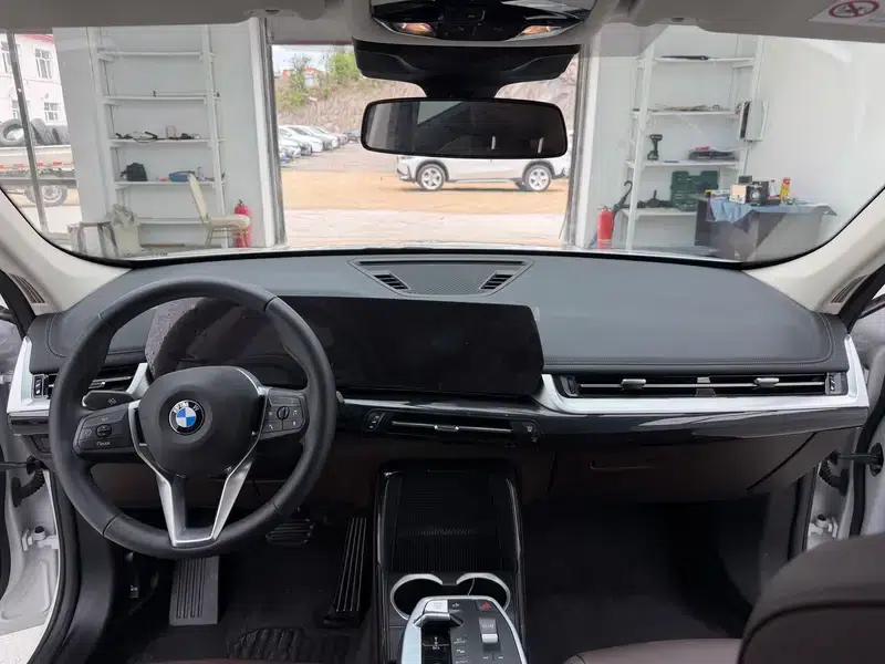 2023 BMW X1 sDrive20Li X Design Package — миниатюра 9