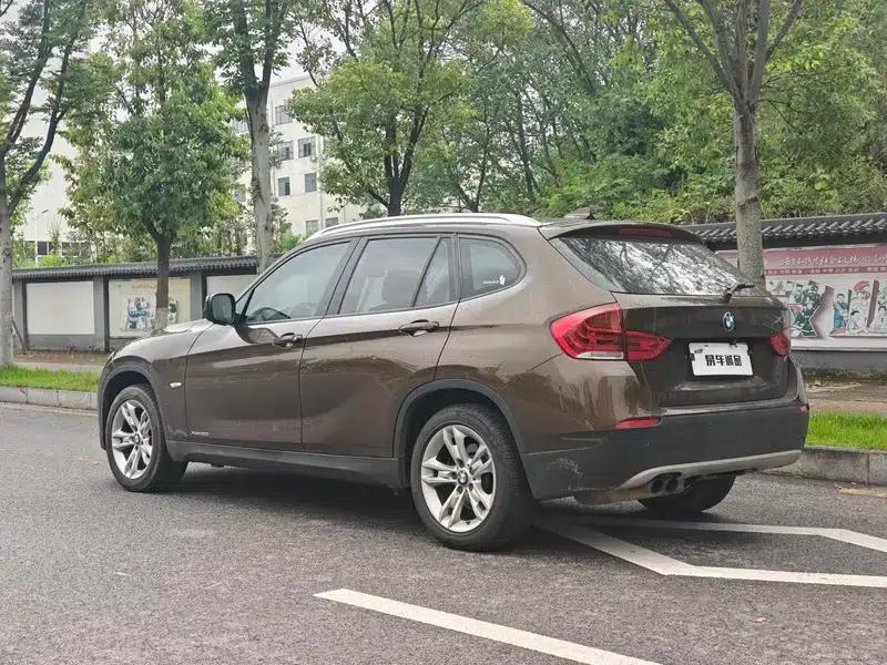 BMW X1 2012 xDrive20i Luxury — миниатюра 5