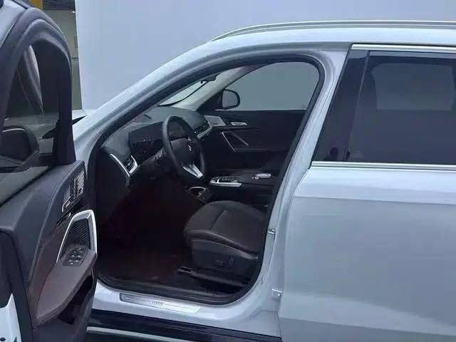 2023 BMW X1 sDrive25Li X Design Package — миниатюра 17