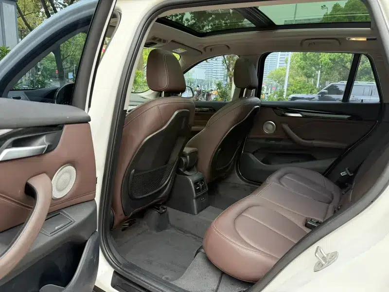 BMW X1 2022 sDrive25Li Leading Edition — миниатюра 18
