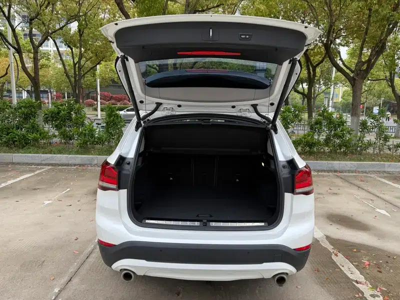 BMW X1 2022 sDrive25Li Leading Edition — миниатюра 20