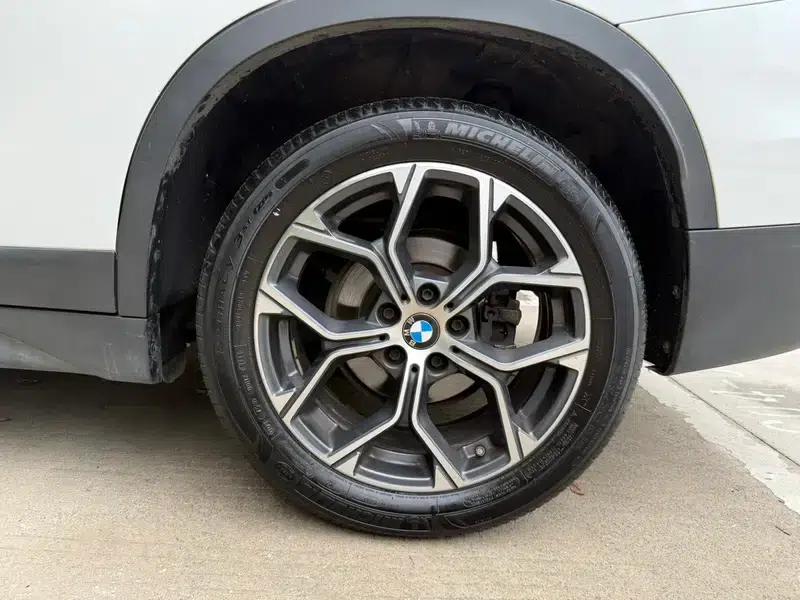 BMW X1 2022 sDrive25Li Leading Edition — миниатюра 6