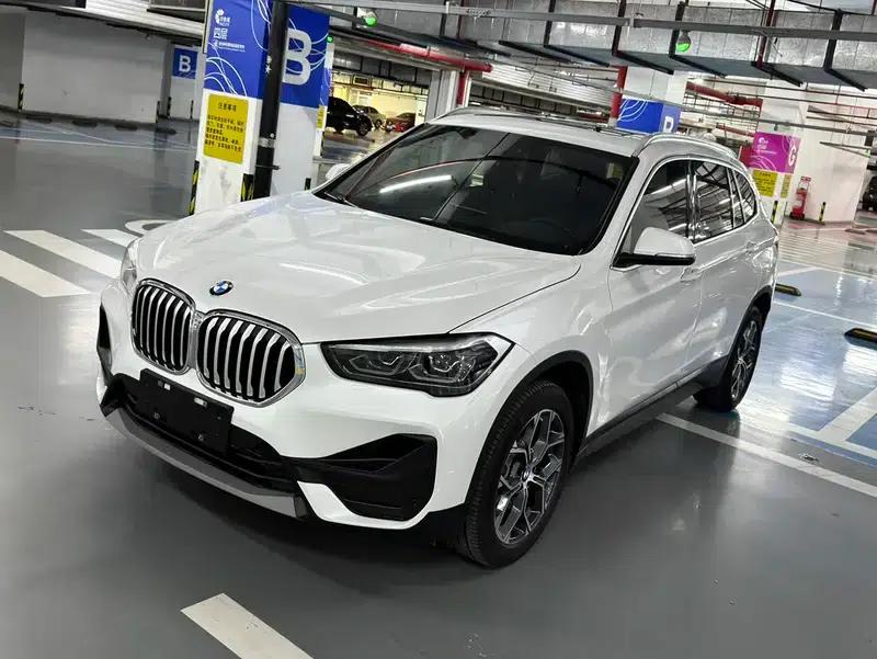 BMW X1 2022 sDrive25Li Leading Edition — миниатюра 1