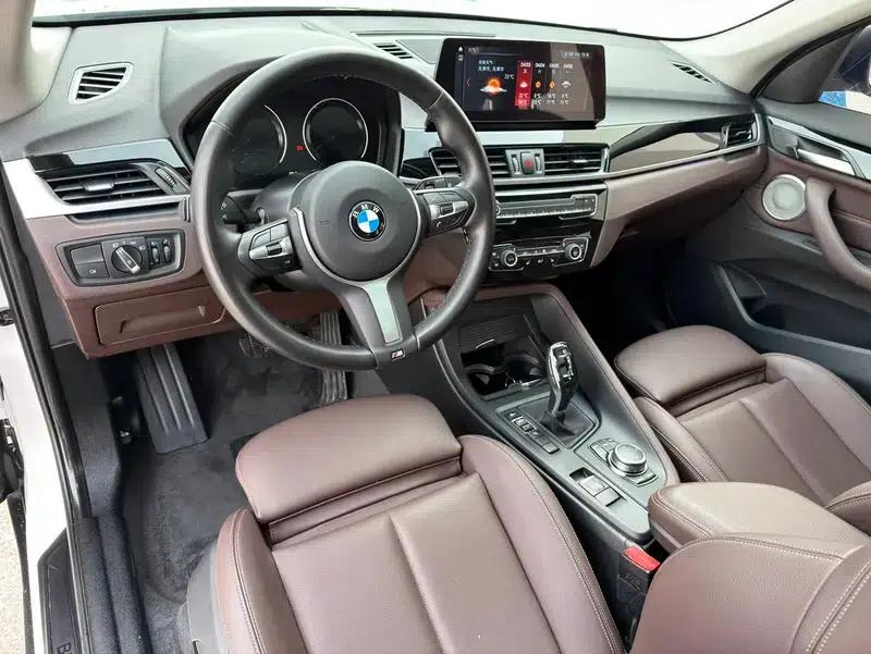 BMW X1 2022 sDrive25Li Leading Edition — миниатюра 13