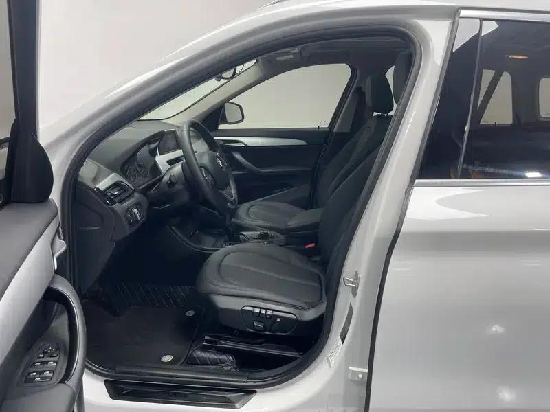 BMW X1 2018 sDrive20Li Leading Edition — миниатюра 17