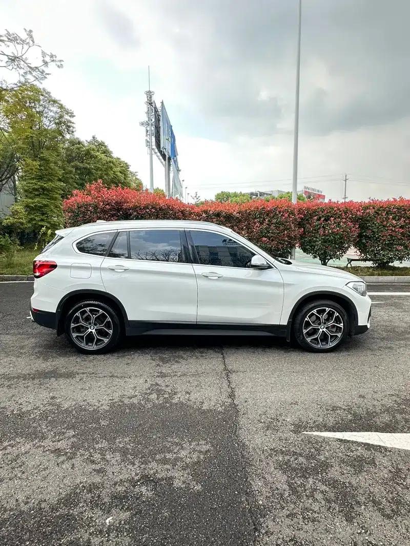 BMW X1 2020 sDrive25Li Leading Edition — миниатюра 6