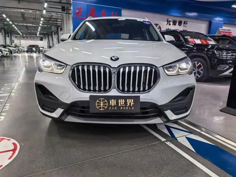 BMW X1 2022 sDrive25Li Leading Edition — миниатюра 2