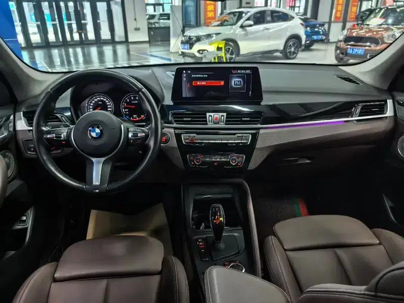 BMW X1 2022 sDrive25Li Leading Edition — миниатюра 6