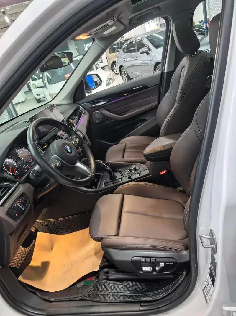 BMW X1 2022 sDrive25Li Leading Edition — миниатюра 8