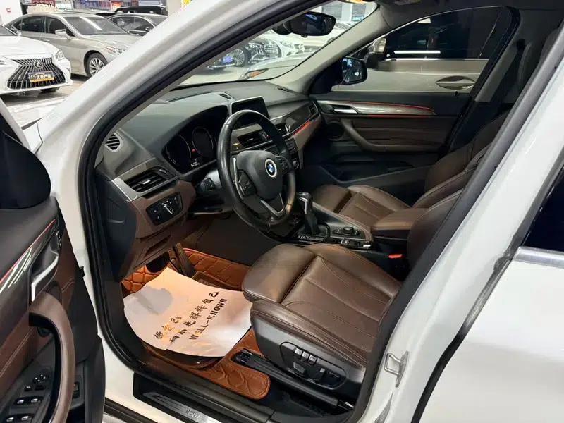 BMW X1 2018 sDrive18Li Premium — миниатюра 15