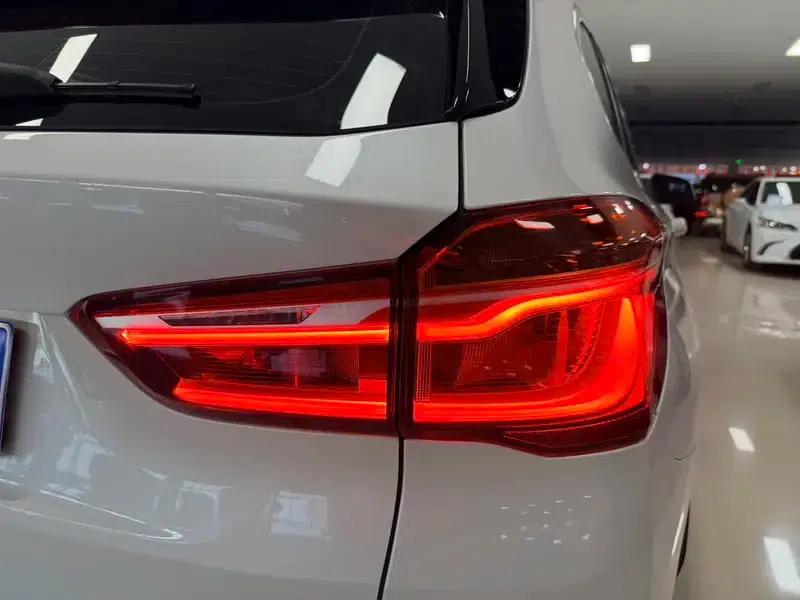 BMW X1 2018 sDrive18Li Premium — миниатюра 9