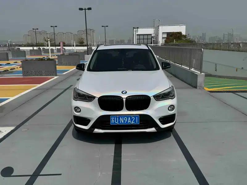 BMW X1 2016 sDrive18Li Luxury — миниатюра 2