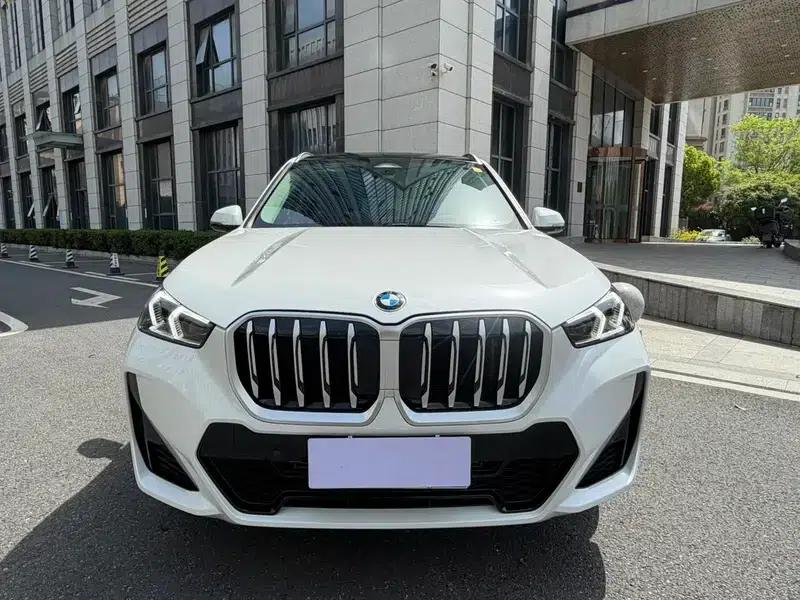 BMW X1 2023 sDrive25Li M Sport Package — миниатюра 2