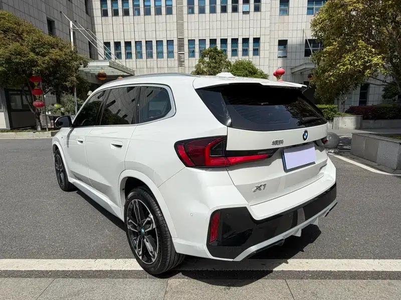 BMW X1 2023 sDrive25Li M Sport Package — миниатюра 4