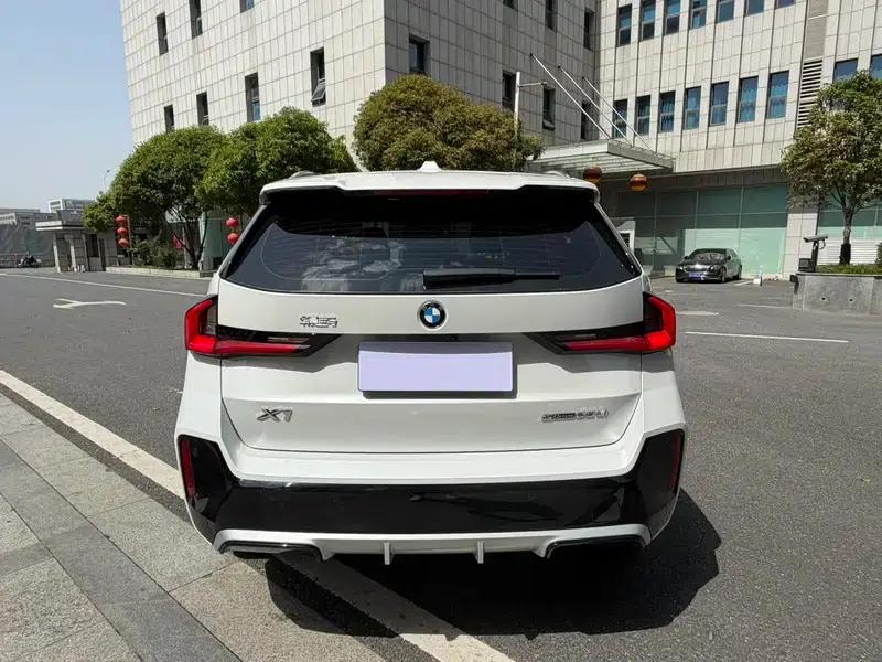 BMW X1 2023 sDrive25Li M Sport Package — миниатюра 5