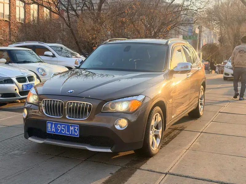 BMW X1 2012 sDrive18i Luxury — миниатюра 1