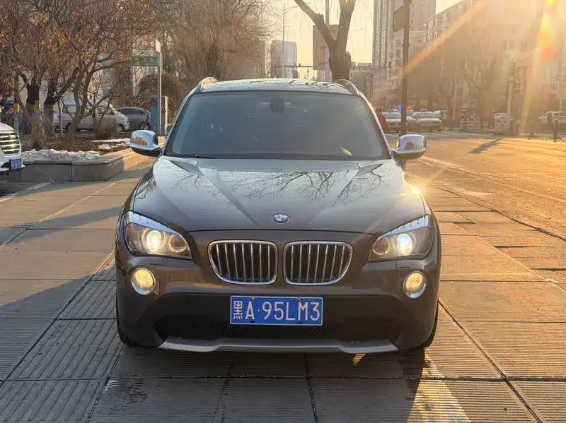 BMW X1 2012 sDrive18i Luxury — миниатюра 2
