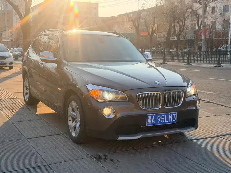 BMW X1 2012 sDrive18i Luxury — миниатюра 3