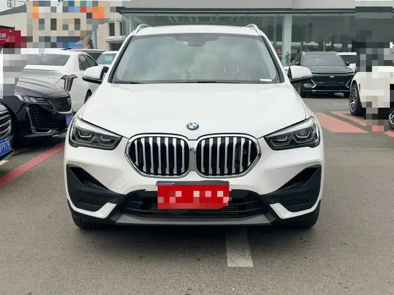 BMW X1 2021 sDrive25Li Leading Edition — миниатюра 2