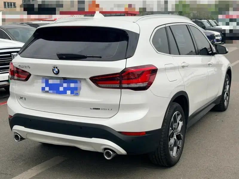 BMW X1 2021 sDrive25Li Leading Edition — миниатюра 6