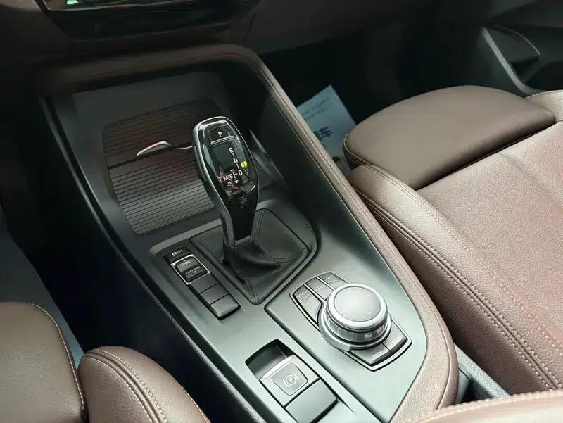 BMW X1 2022 sDrive25Li Leading Edition — миниатюра 10