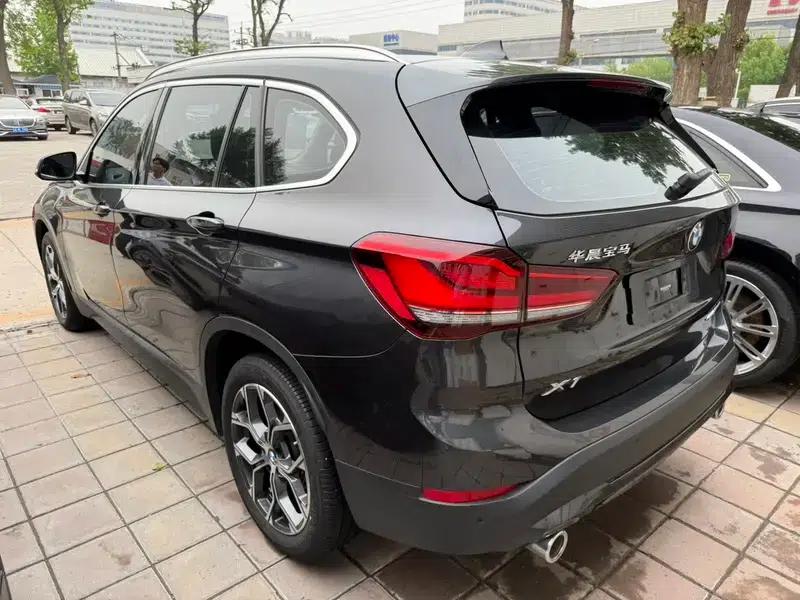 BMW X1 2022 sDrive25Li Leading Edition — миниатюра 4