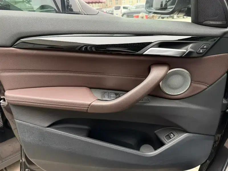 BMW X1 2022 sDrive25Li Leading Edition — миниатюра 7