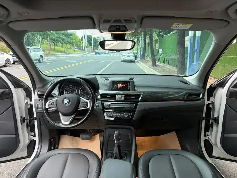 BMW X1 2018 sDrive20Li Leading Edition — миниатюра 17