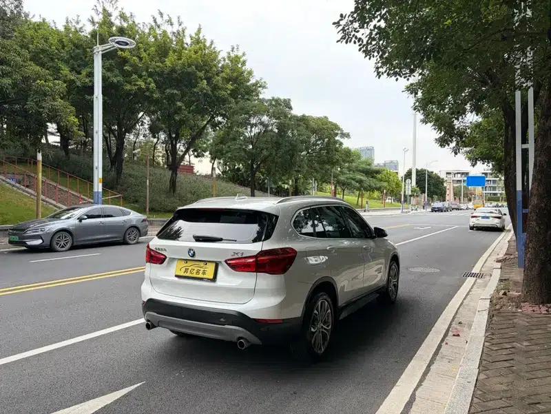 BMW X1 2018 sDrive20Li Leading Edition — миниатюра 6