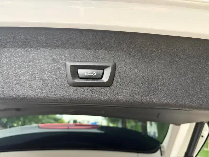 BMW X1 2018 sDrive20Li Leading Edition — миниатюра 9