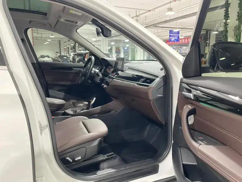 BMW X1 2022 sDrive25Li Leading Edition — миниатюра 10