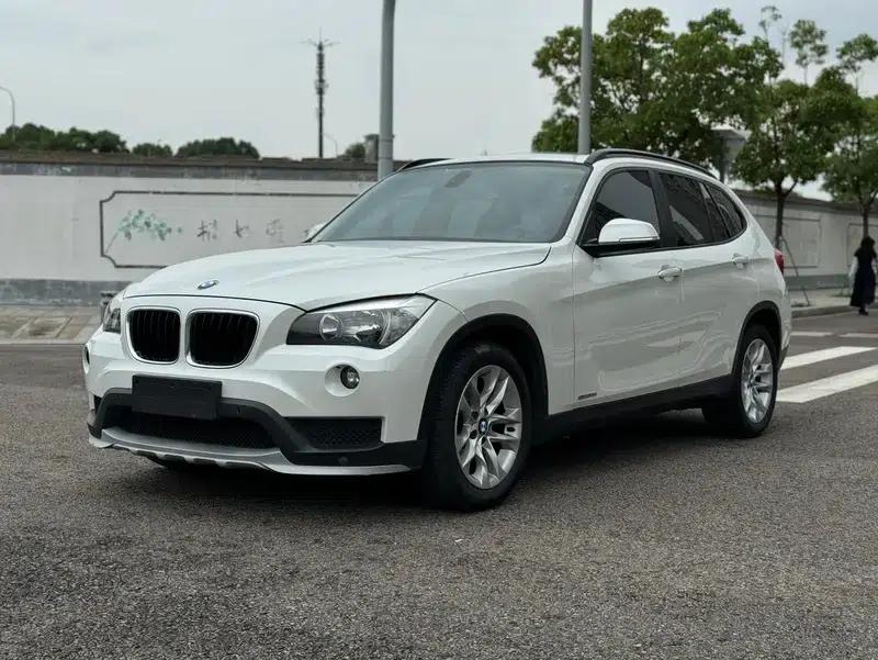 BMW X1 2015 sDrive18i Fashion Upgrade Edition — миниатюра 1