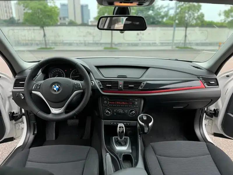 BMW X1 2015 sDrive18i Fashion Upgrade Edition — миниатюра 11