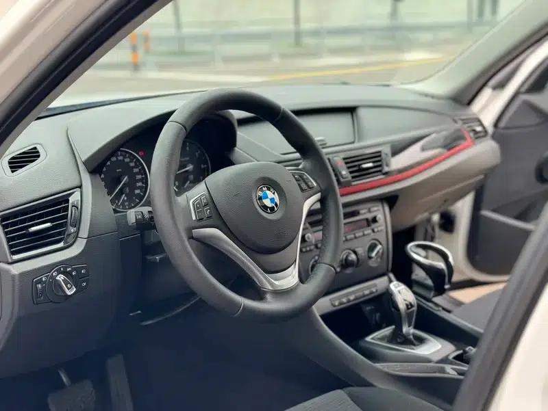 BMW X1 2015 sDrive18i Fashion Upgrade Edition — миниатюра 12