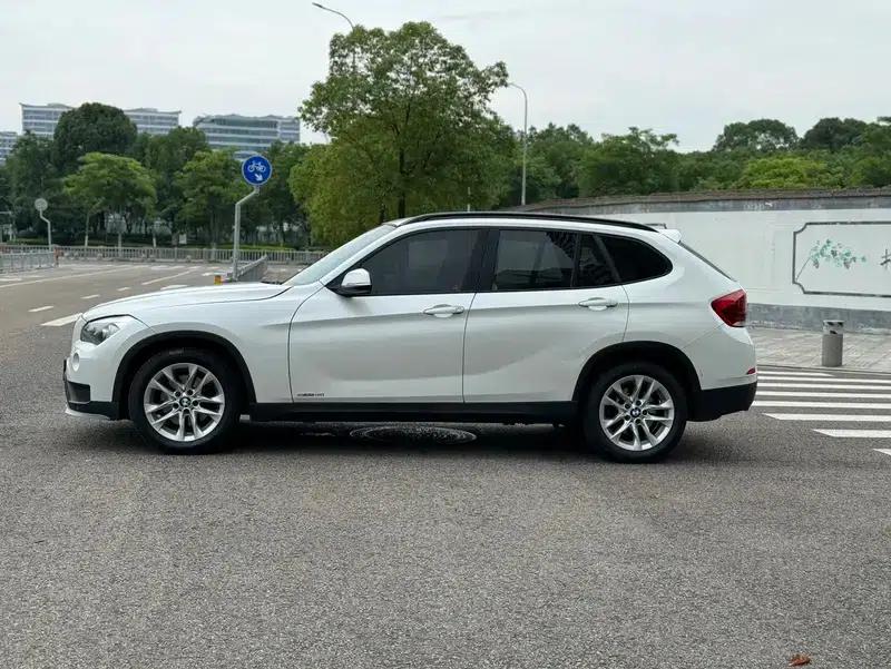 BMW X1 2015 sDrive18i Fashion Upgrade Edition — миниатюра 4