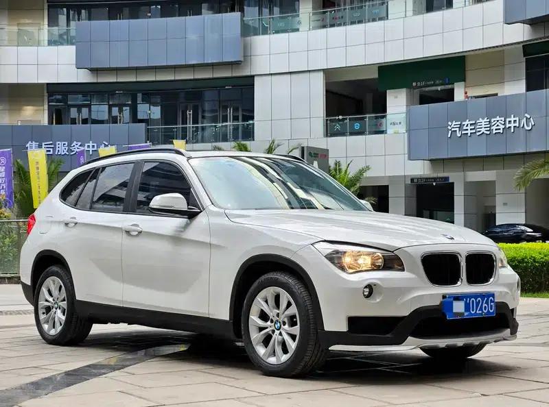 BMW X1 2015 sDrive18i Fashion Upgrade Edition — миниатюра 3